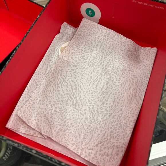 Jordan 3 Retro Green Glow (GS) size 6.5Y Pre-Owned - Picture 8 of 8